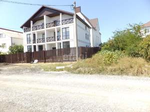 Дом 180м&sup2;, 3-этажный, участок 2 сот.  