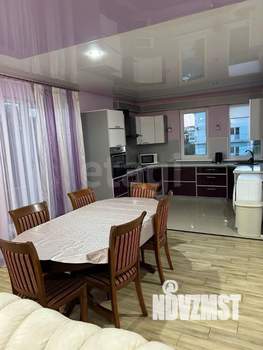 Дом 320м&sup2;, 3-этажный, участок 7 сот.  