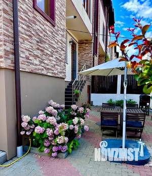 Дом 170м&sup2;, 3-этажный, участок 2 сот.  