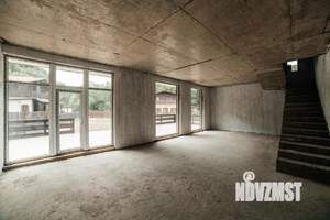 Дом 243м&sup2;, 2-этажный, участок 10 сот.  