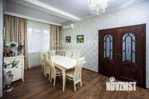 Дом 421м&sup2;, 3-этажный, участок 6 сот.  