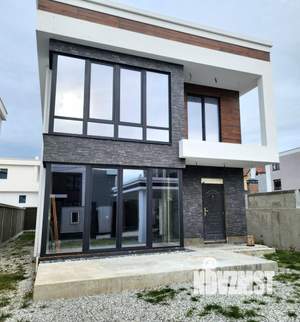 Коттедж 293м&sup2;, 3-этажный, участок 4 сот.  