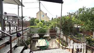 Дом 284м&sup2;, 3-этажный, участок 4 сот.  