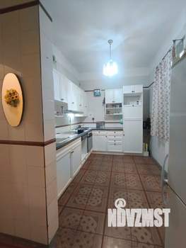 Коттедж 500м&sup2;, 2-этажный, участок 5 сот.  