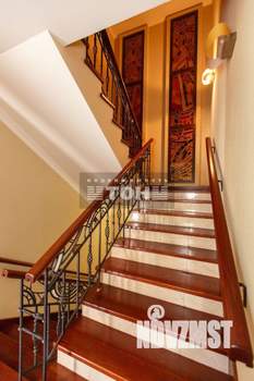 Коттедж 420м&sup2;, 2-этажный, участок 5 сот.  