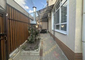 Дом 140м&sup2;, 3-этажный, участок 1 сот.  