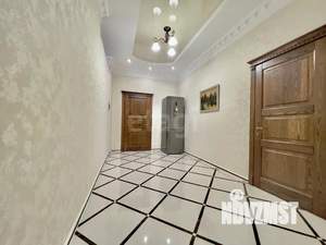 Дом 471м&sup2;, 3-этажный, участок 6 сот.  