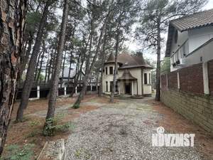 Дом 180м&sup2;, 2-этажный, участок 9 сот.  