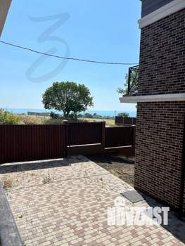 Дом 230м&sup2;, 3-этажный, участок 1 сот.  