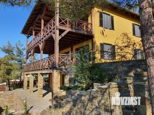 Дом 300м&sup2;, 3-этажный, участок 16 сот.  