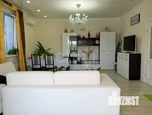 Дом 150м&sup2;, 2-этажный, участок 6 сот.  