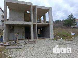 Дом 180м&sup2;, 1-этажный, участок 4 сот.  