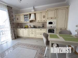 Дом 179м&sup2;, 2-этажный, участок 4 сот.  