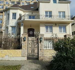 Дом 516м&sup2;, 4-этажный, участок 8 сот.  