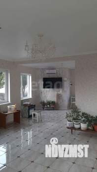 Дом 183м&sup2;, 3-этажный, участок 10 сот.  