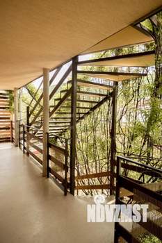 Дом 526м&sup2;, 3-этажный, участок 8 сот.  