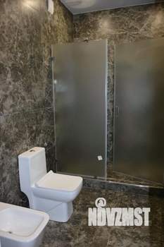 Дом 223м&sup2;, 2-этажный, участок 6 сот.  