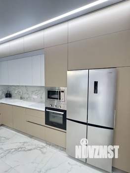 Дом 200м&sup2;, 2-этажный, участок 7 сот.  