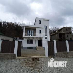 Дом 227м&sup2;, 3-этажный, участок 3 сот.  