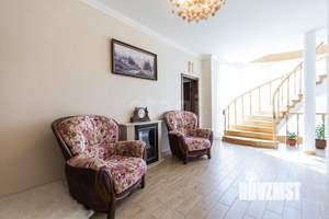 Дом 287м&sup2;, 3-этажный, участок 4 сот.  