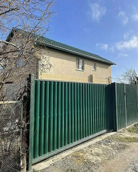 Дом 70м&sup2;, 2-этажный, участок 4 сот.  