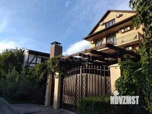 Дом 363м&sup2;, 3-этажный, участок 6 сот.  