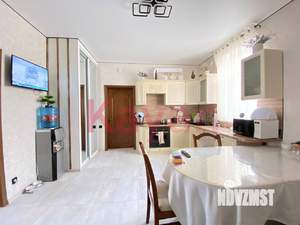 Дом 406м&sup2;, 2-этажный, участок 5 сот.  