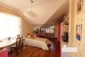 Коттедж 420м&sup2;, 2-этажный, участок 5 сот.  