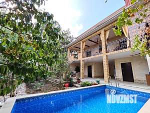 Дом 392м&sup2;, 3-этажный, участок 5 сот.  