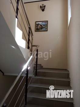 Дом 387м&sup2;, 3-этажный, участок 6 сот.  