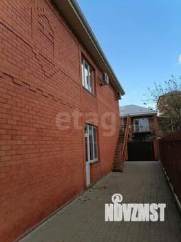 Дом 233м&sup2;, 2-этажный, участок 4 сот.  