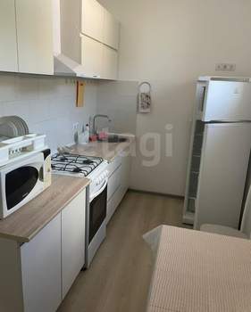 Дом 250м², 3-этажный, участок 6 сот.  