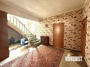 Дом 180м&sup2;, 2-этажный, участок 4 сот.  