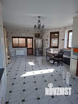 Коттедж 225м&sup2;, 3-этажный, участок 7 сот.  