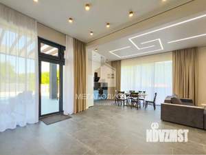 Дом 600м&sup2;, 1-этажный, участок 6 сот.  