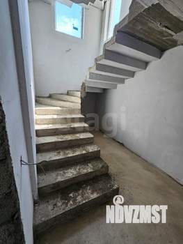 Дом 311м&sup2;, 3-этажный, участок 5 сот.  