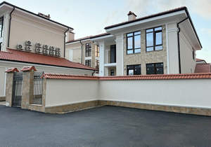 Дом 350м&sup2;, 3-этажный, участок 4 сот.  