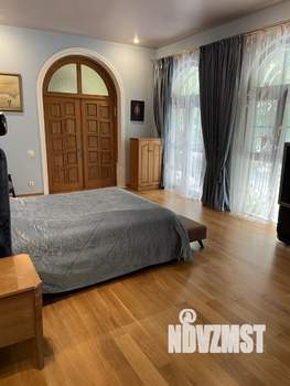 Дом 750м², 2-этажный, участок 27 сот.  