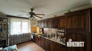 Дом 181м&sup2;, 3-этажный, участок 5 сот.  