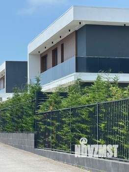 Дом 261м&sup2;, 2-этажный, участок 5 сот.  