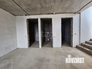 Дом 273м&sup2;, 3-этажный, участок 5 сот.  