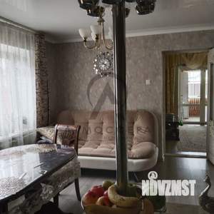 Дом 204м&sup2;, 3-этажный, участок 6 сот.  