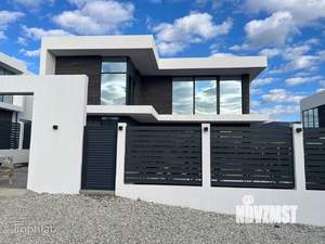 Дом 227м&sup2;, 2-этажный, участок 5 сот.  