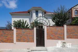 Дом 283м&sup2;, 3-этажный, участок 7 сот.  