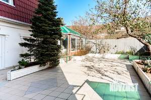 Дом 596м&sup2;, 3-этажный, участок 5 сот.  