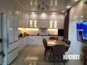 Дом 202м&sup2;, 2-этажный, участок 8 сот.  