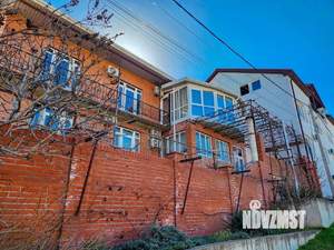 Дом 480м&sup2;, 3-этажный, участок 4 сот.  