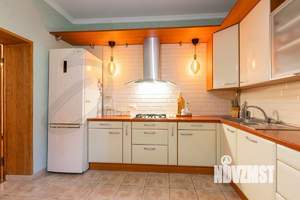 Дом 231м², 2-этажный, участок 5 сот.  