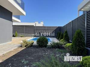 Коттедж 260м&sup2;, 2-этажный, участок 6 сот.  