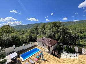 Дом 300м&sup2;, 2-этажный, участок 8 сот.  